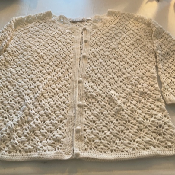 Pre loved sweater. - Picture 2 of 6